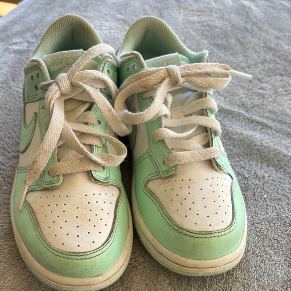 Nike Kids Sneakers in Mint and White - Picture 11 of 11